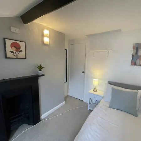 Enchanting Escape With Peaceful Views Apartman *