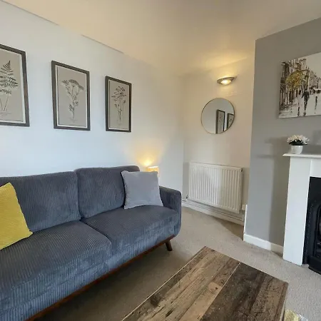 Enchanting Escape With Peaceful Views Bristol