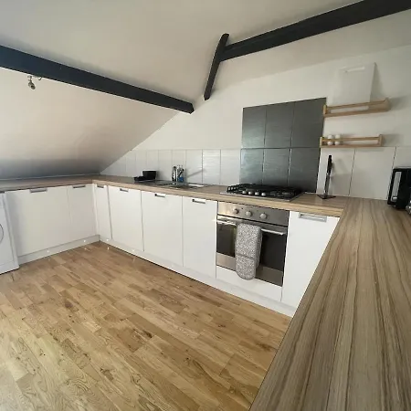 Enchanting Escape With Peaceful Views Bristol